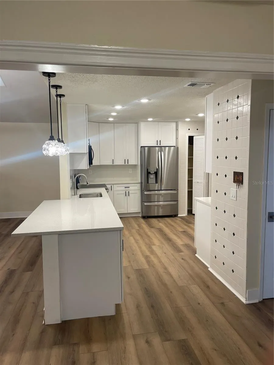 10813 VENICE CIR
