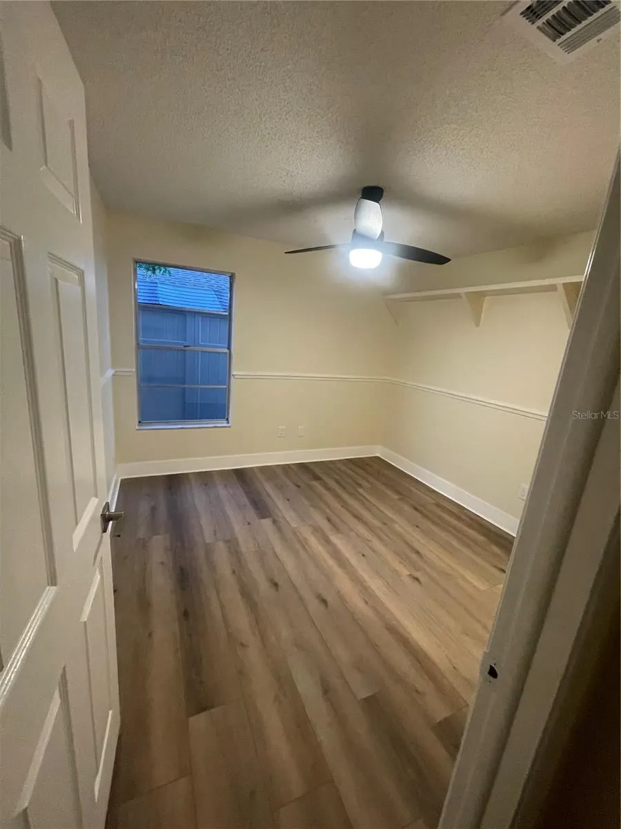10813 VENICE CIR