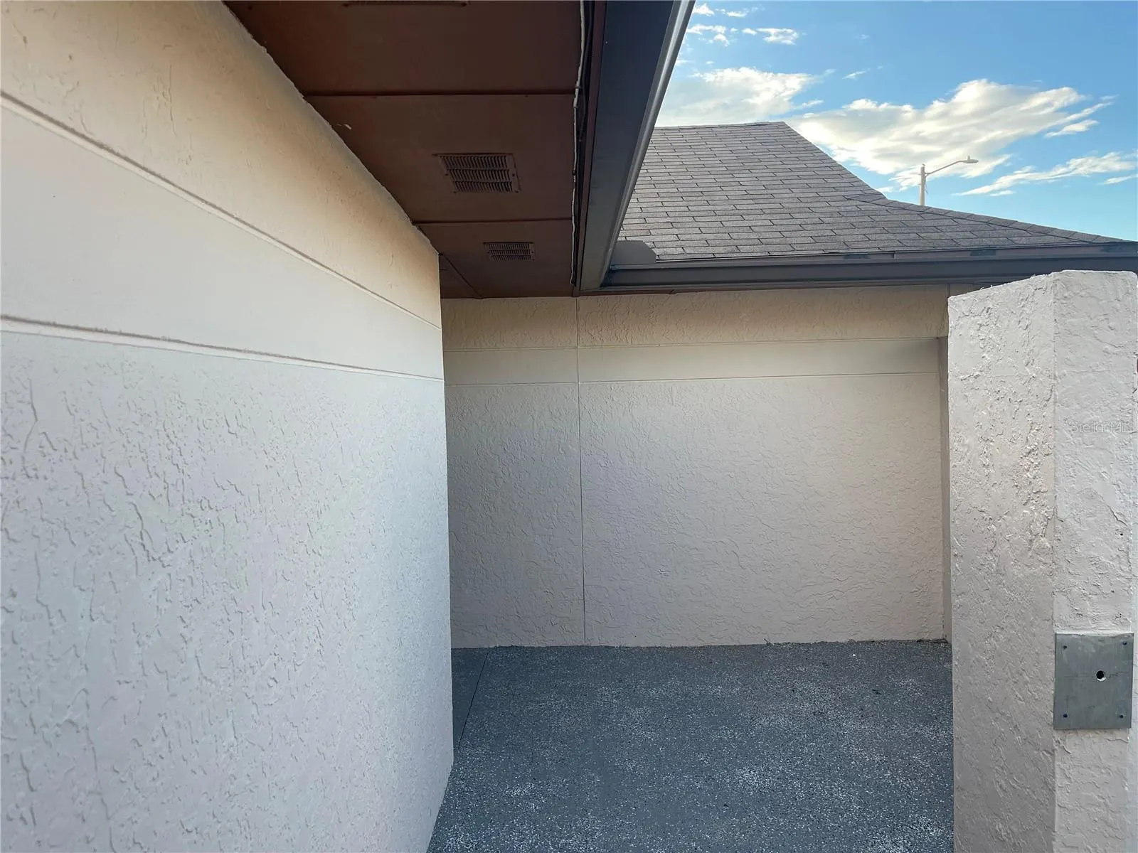 10813 VENICE CIR