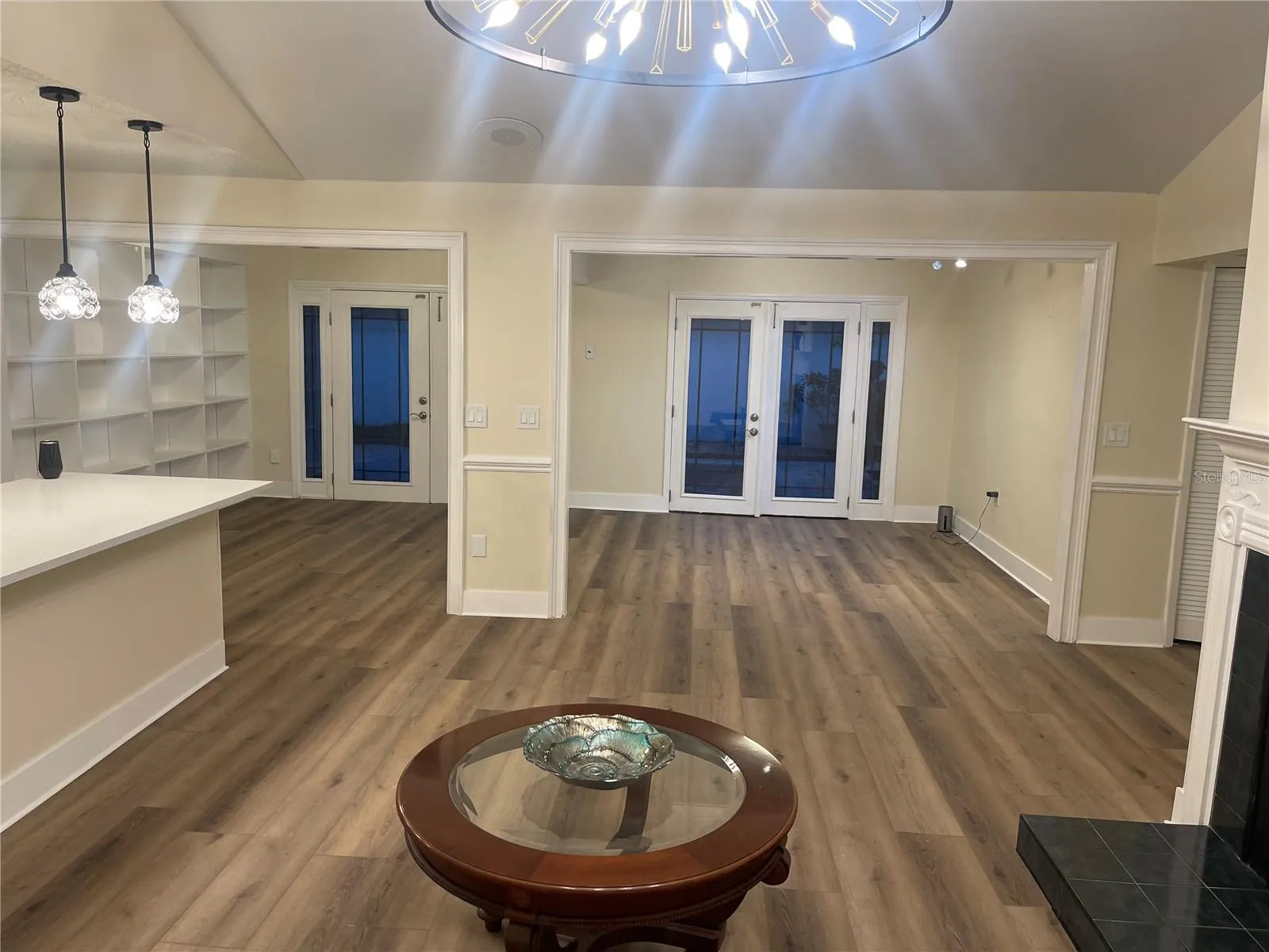 10813 VENICE CIR