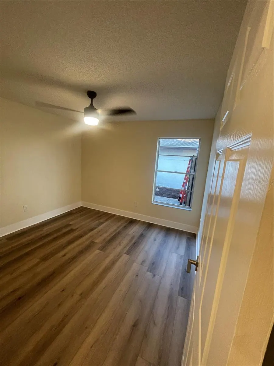 10813 VENICE CIR