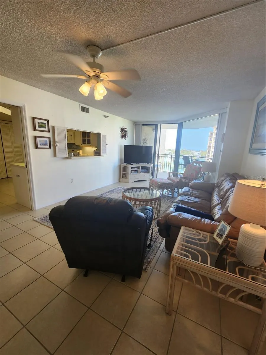 690 ISLAND WAY #708, #708