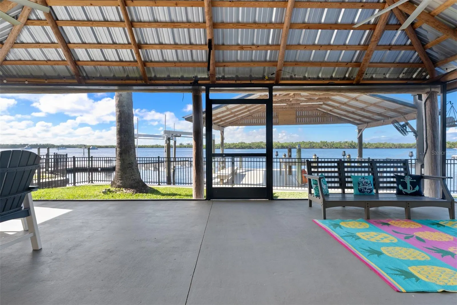 3422 W SHELL POINT RD