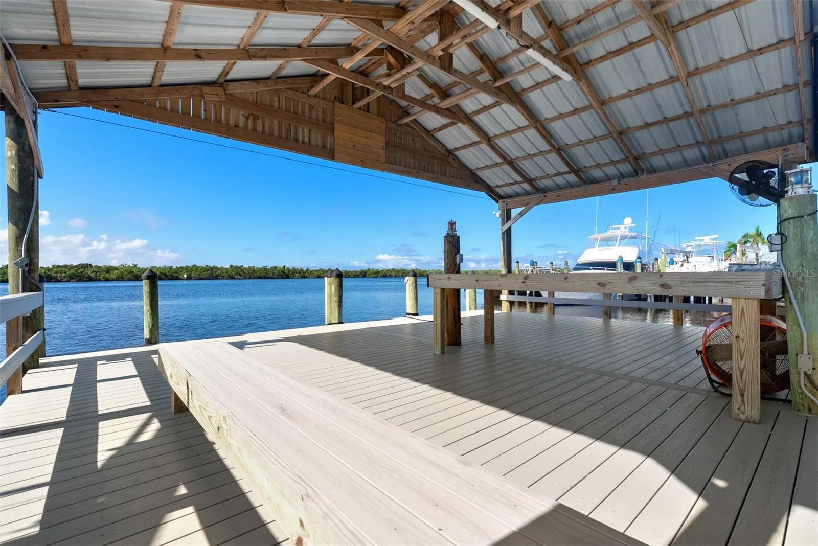 3422 W SHELL POINT RD