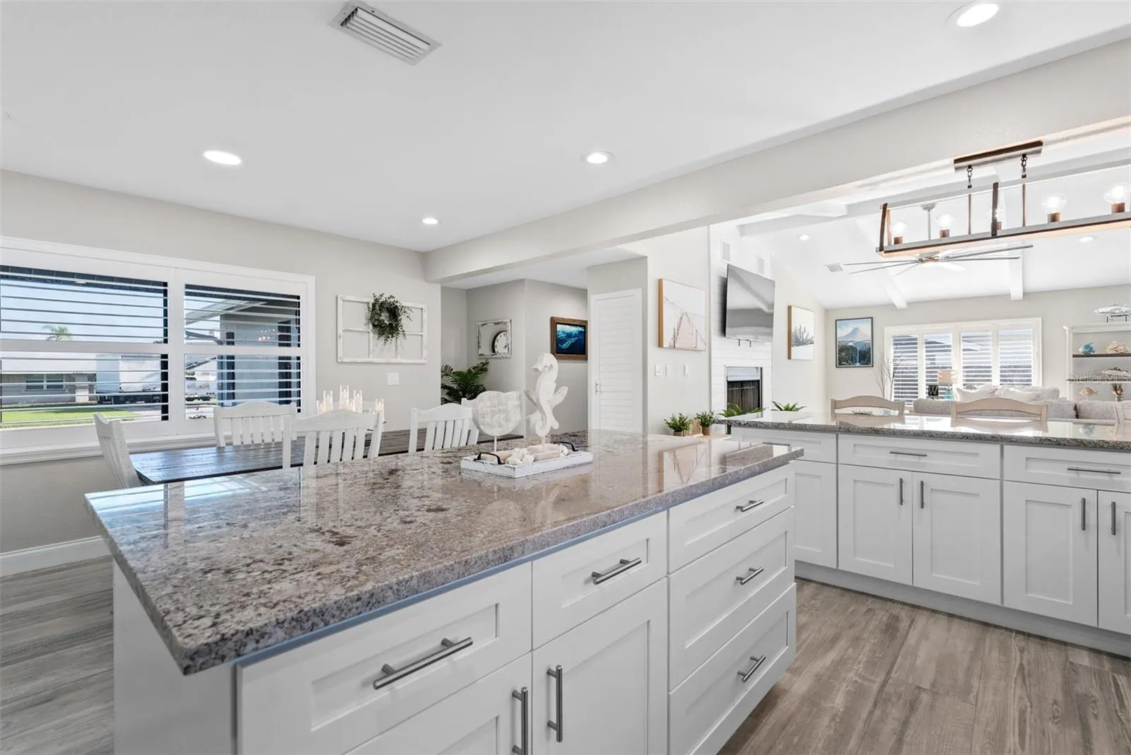 3422 W SHELL POINT RD
