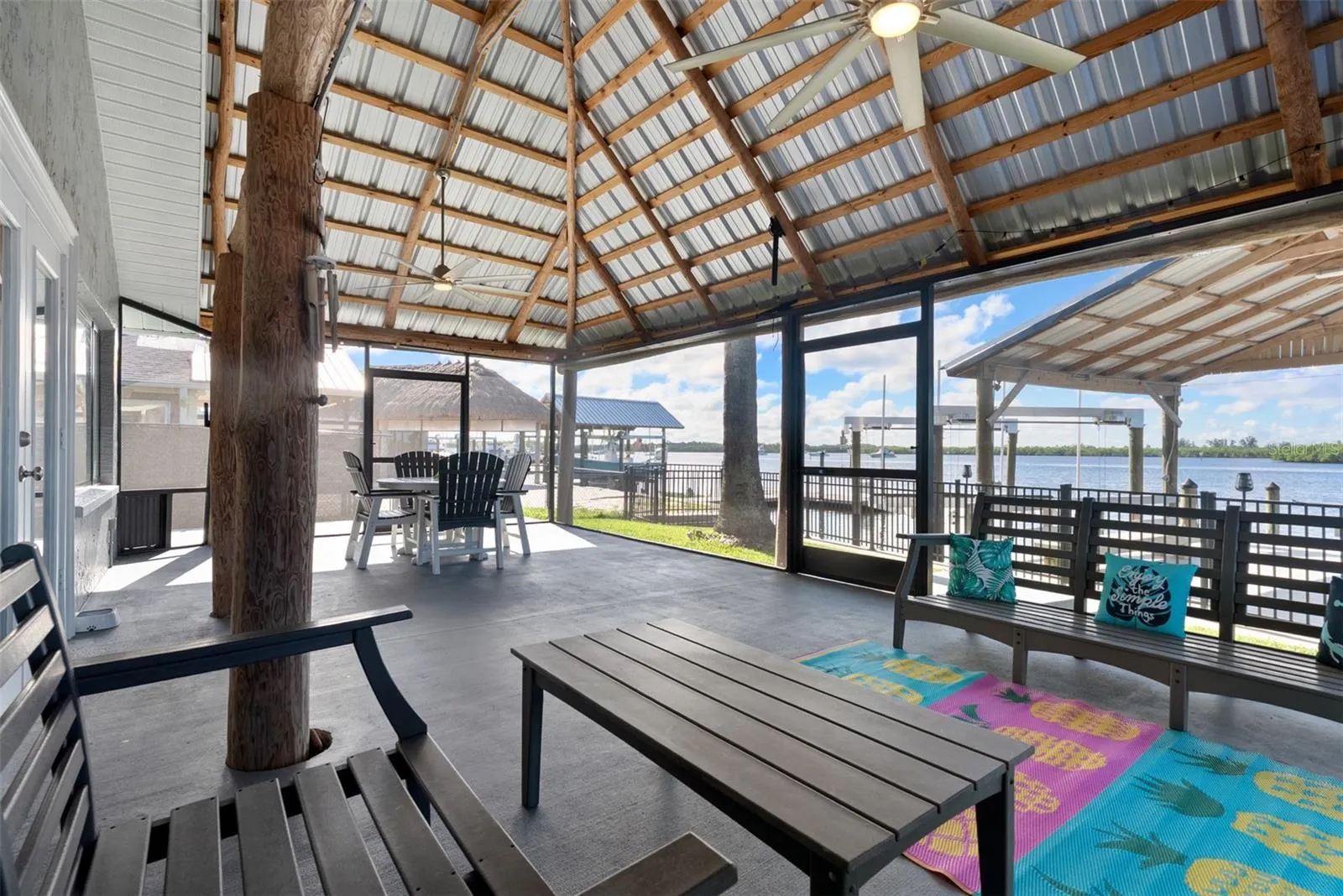 3422 W SHELL POINT RD