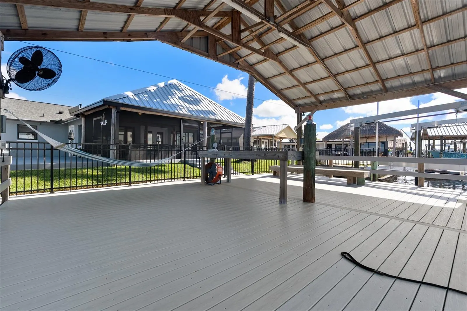 3422 W SHELL POINT RD