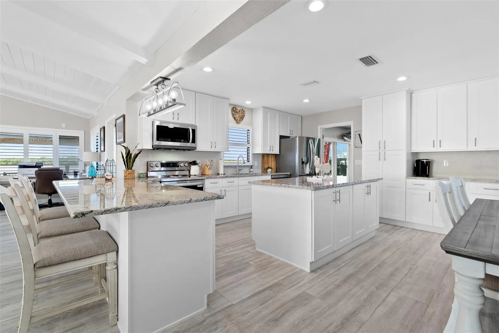 3422 W SHELL POINT RD