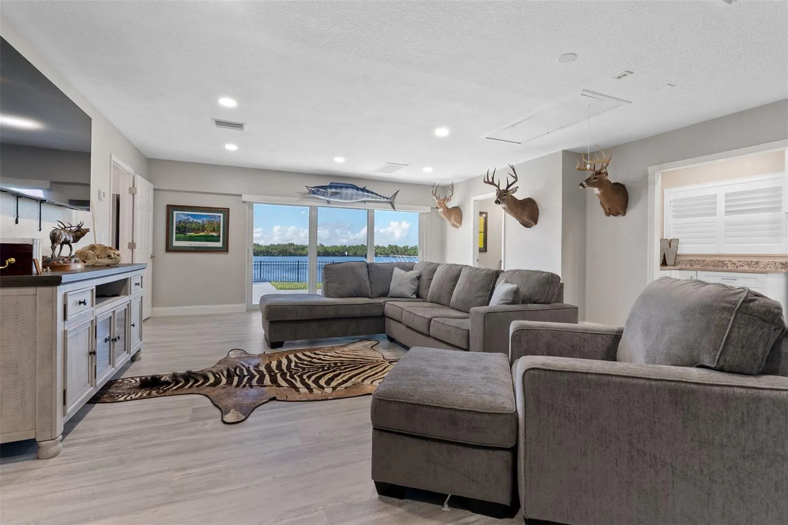 3422 W SHELL POINT RD