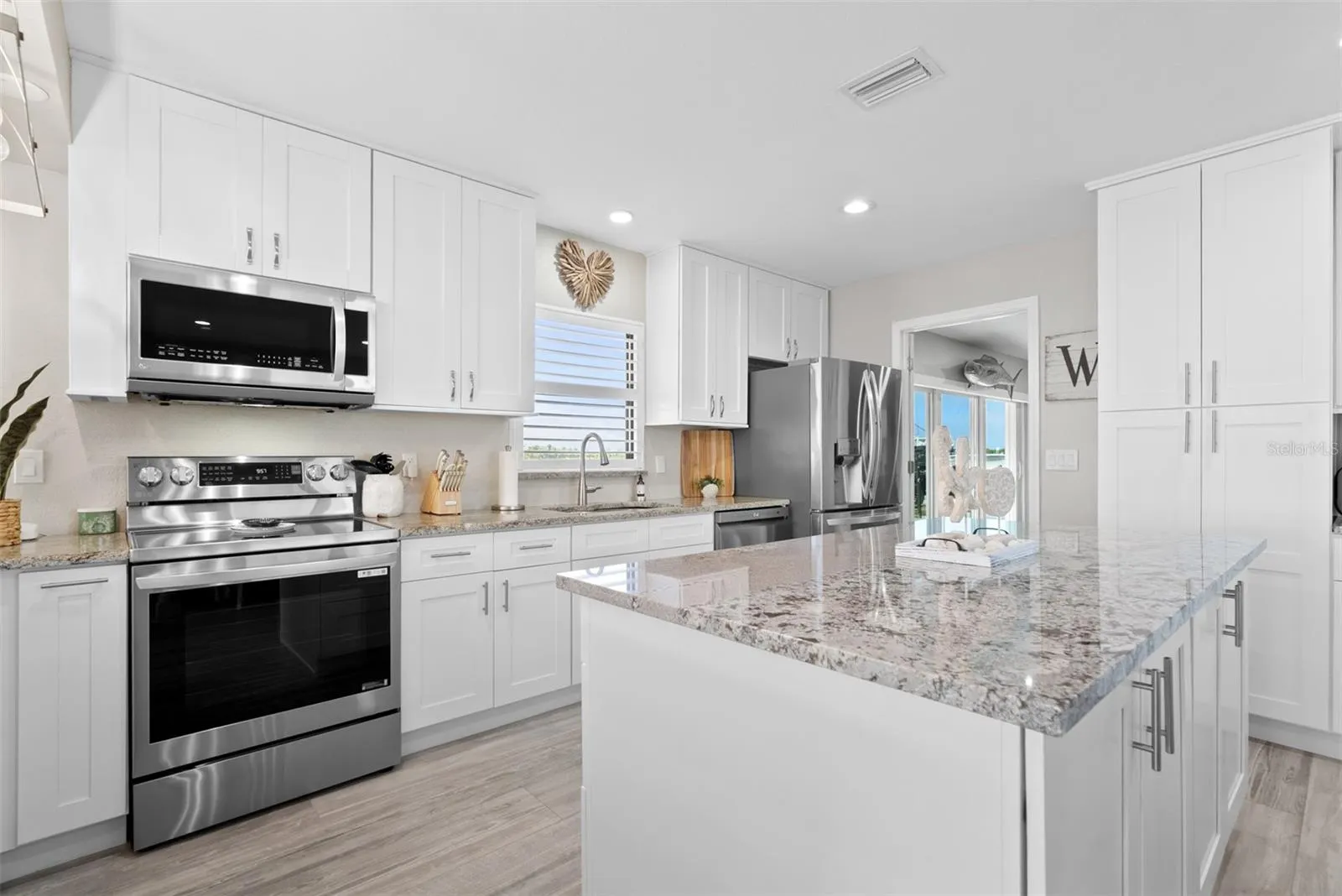 3422 W SHELL POINT RD
