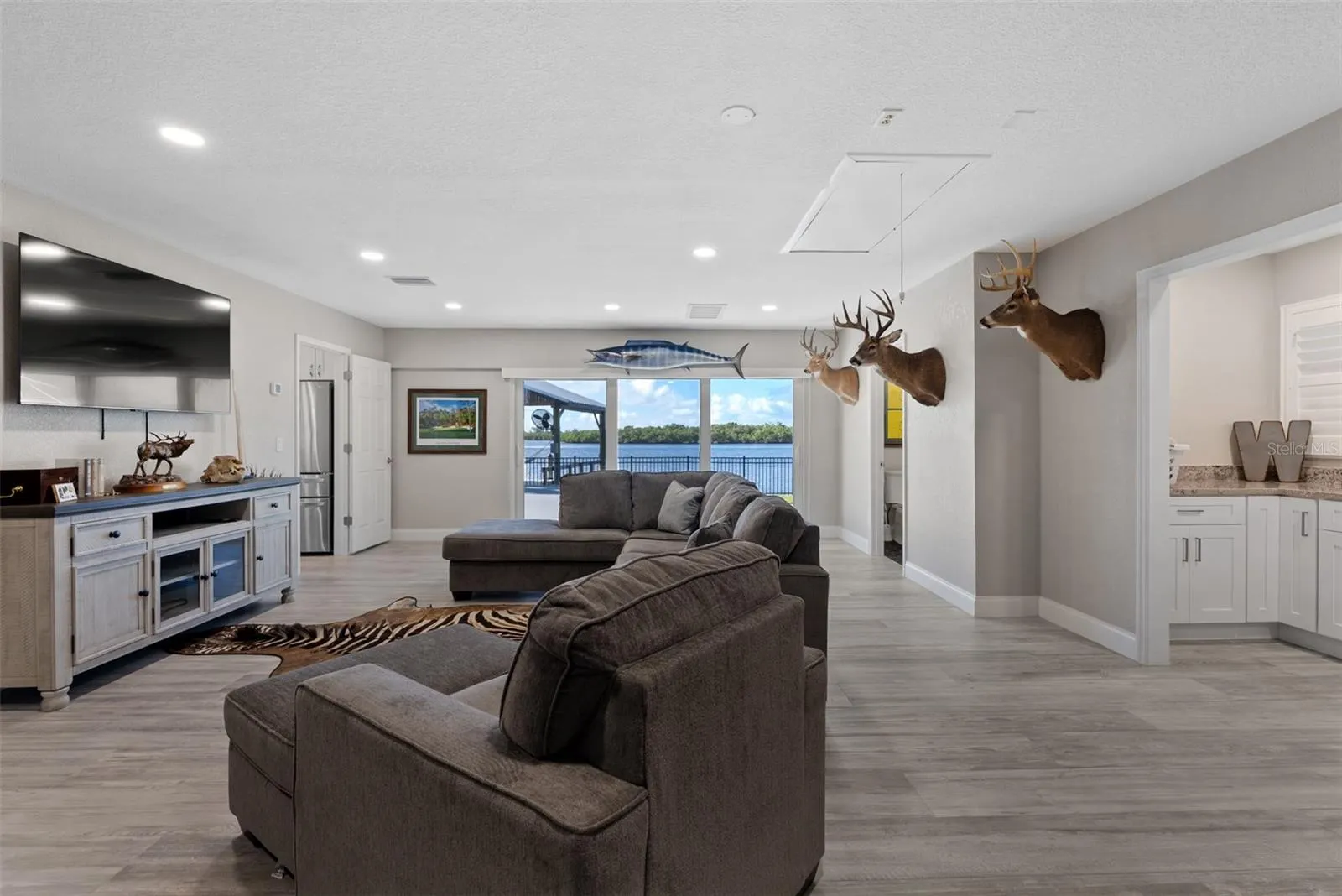 3422 W SHELL POINT RD