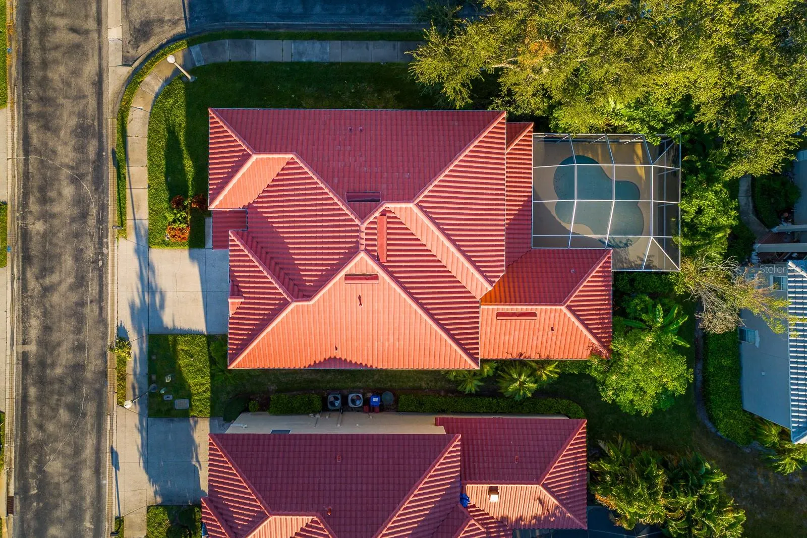2281 HIGHLAND WOODS DR