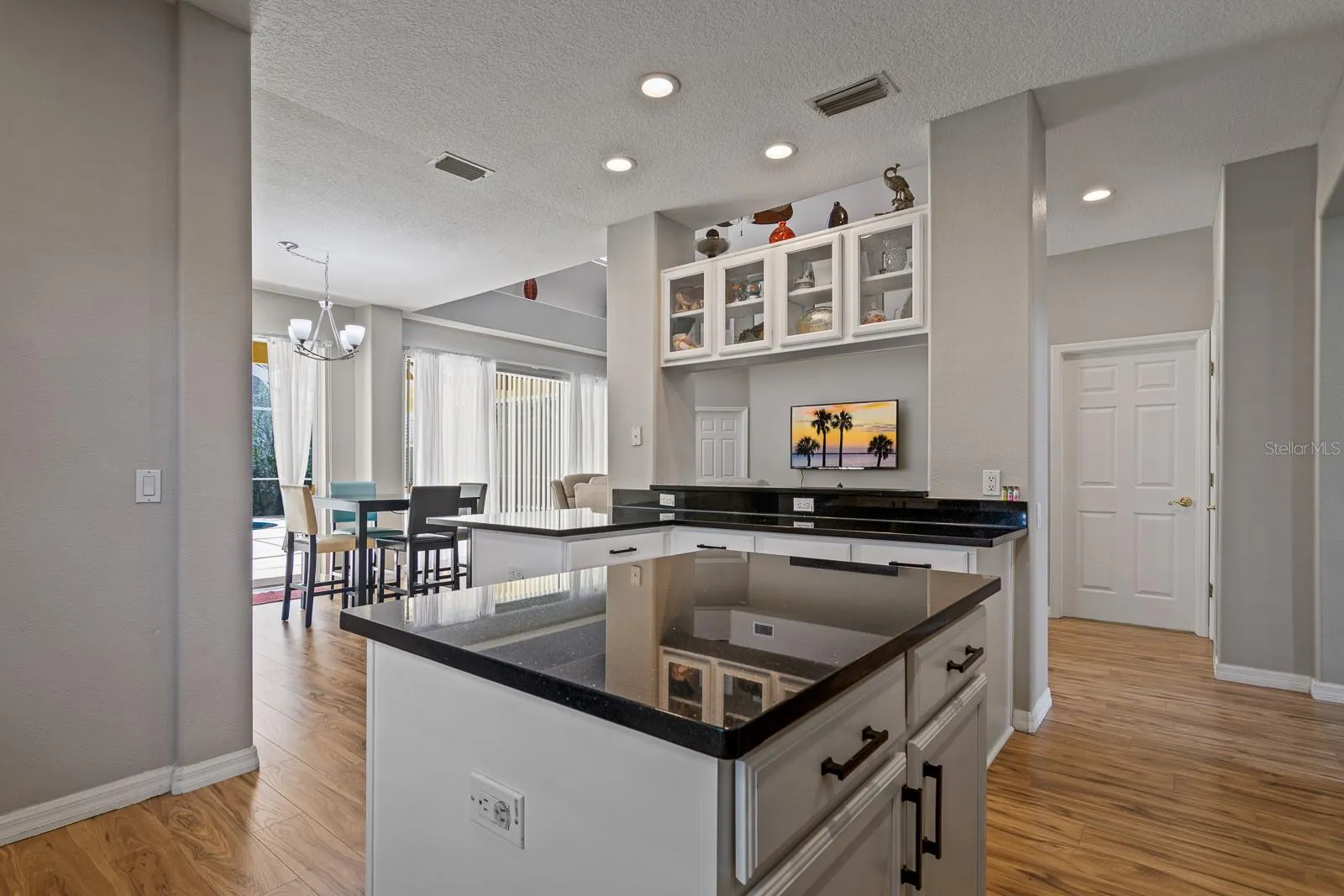 2281 HIGHLAND WOODS DR
