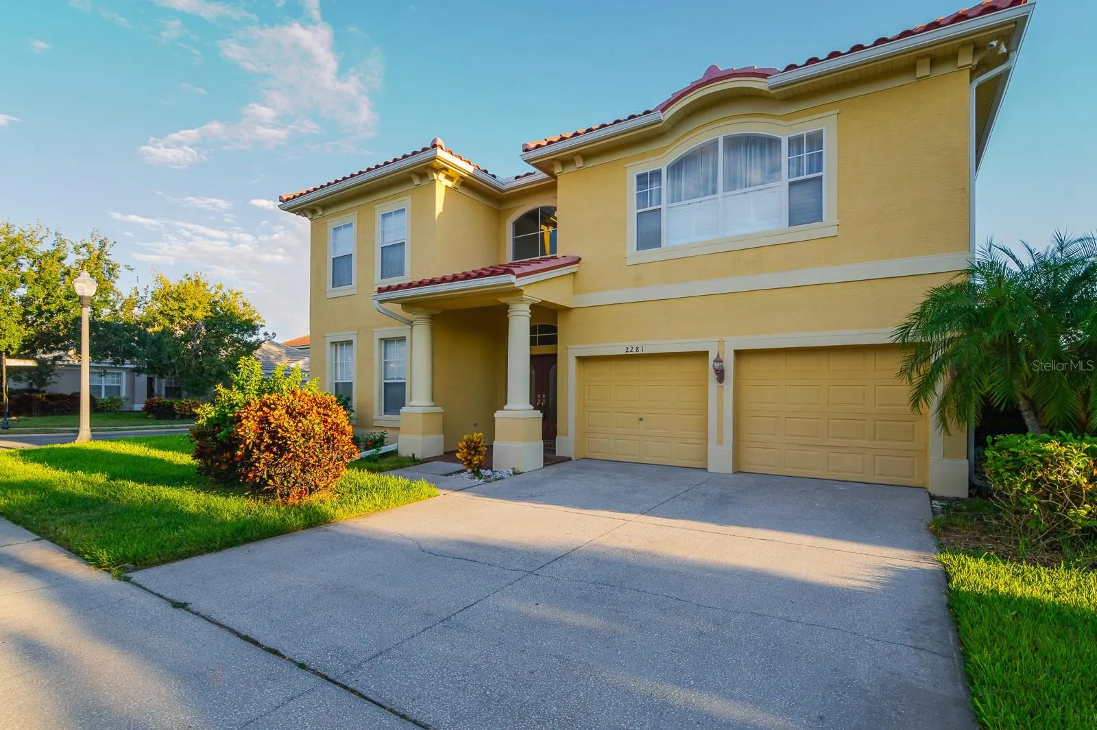 2281 HIGHLAND WOODS DR