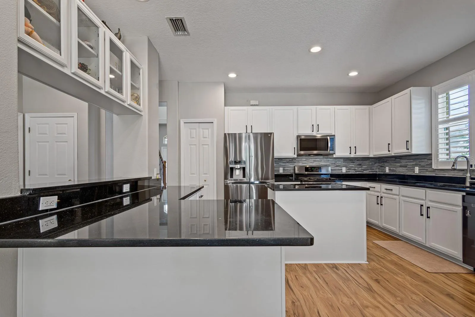 2281 HIGHLAND WOODS DR