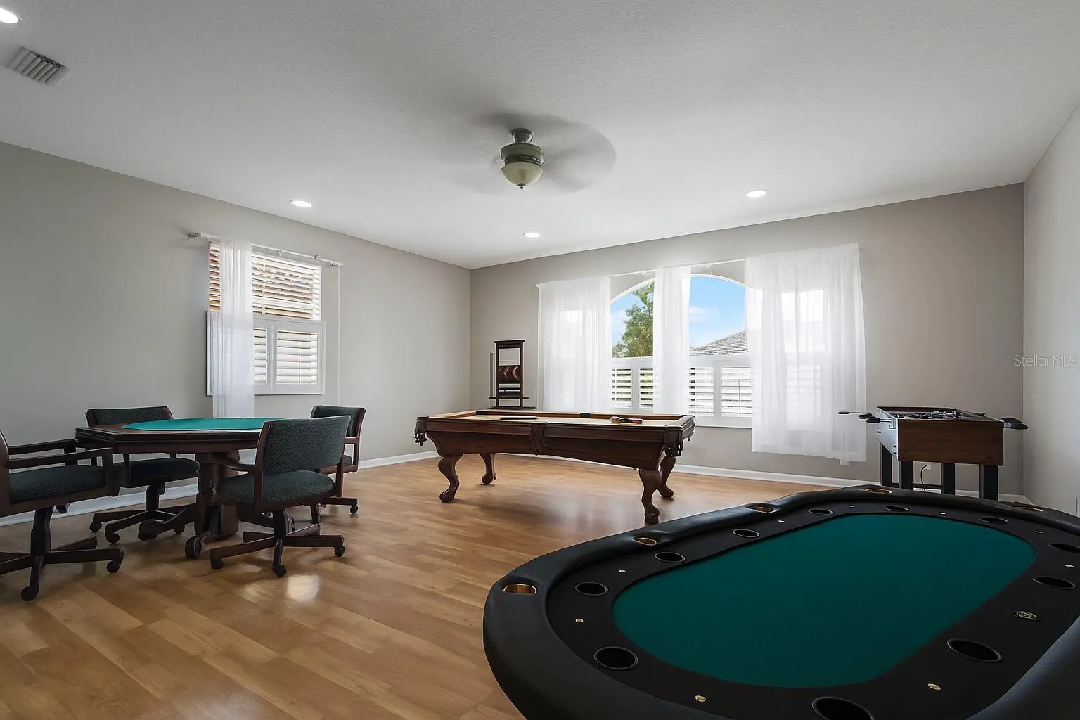 2281 HIGHLAND WOODS DR