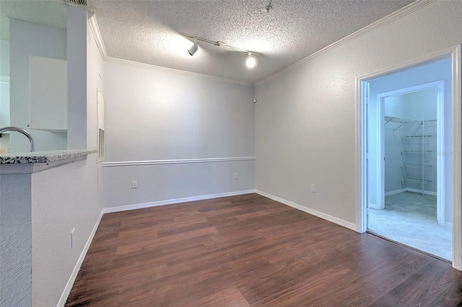 18001 RICHMOND PLACE DR #123, #123