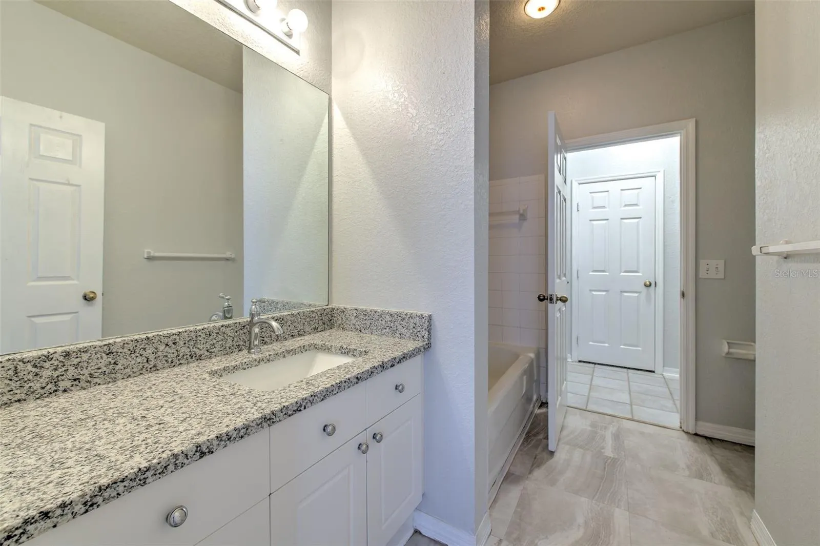 18001 RICHMOND PLACE DR #123, #123