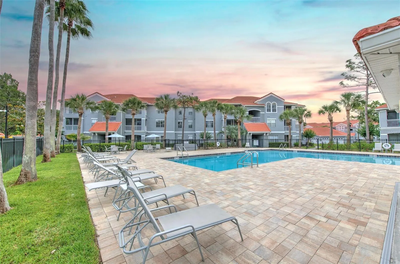 18001 RICHMOND PLACE DR #123, #123
