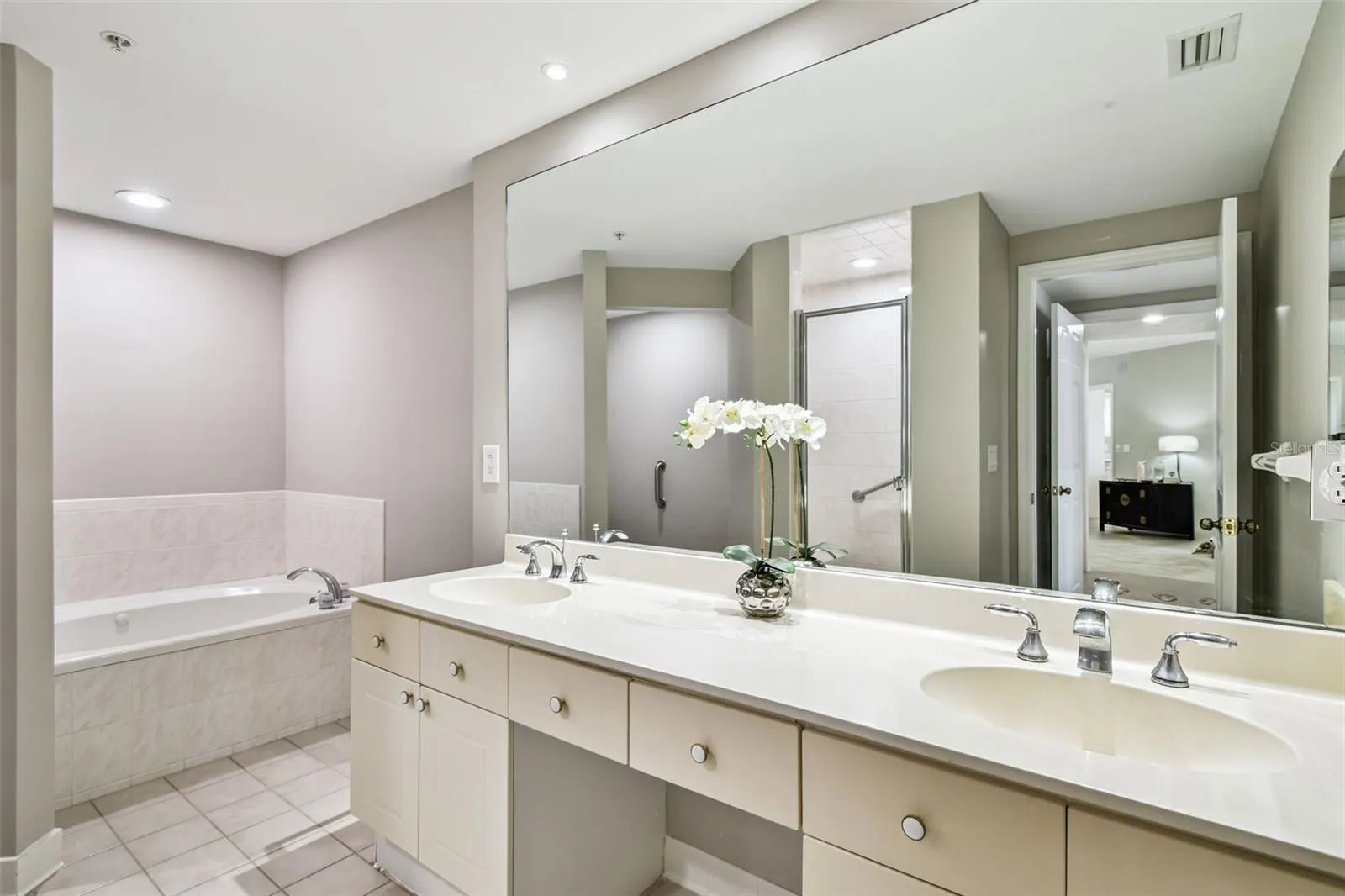 670 ISLAND WAY #604, #604