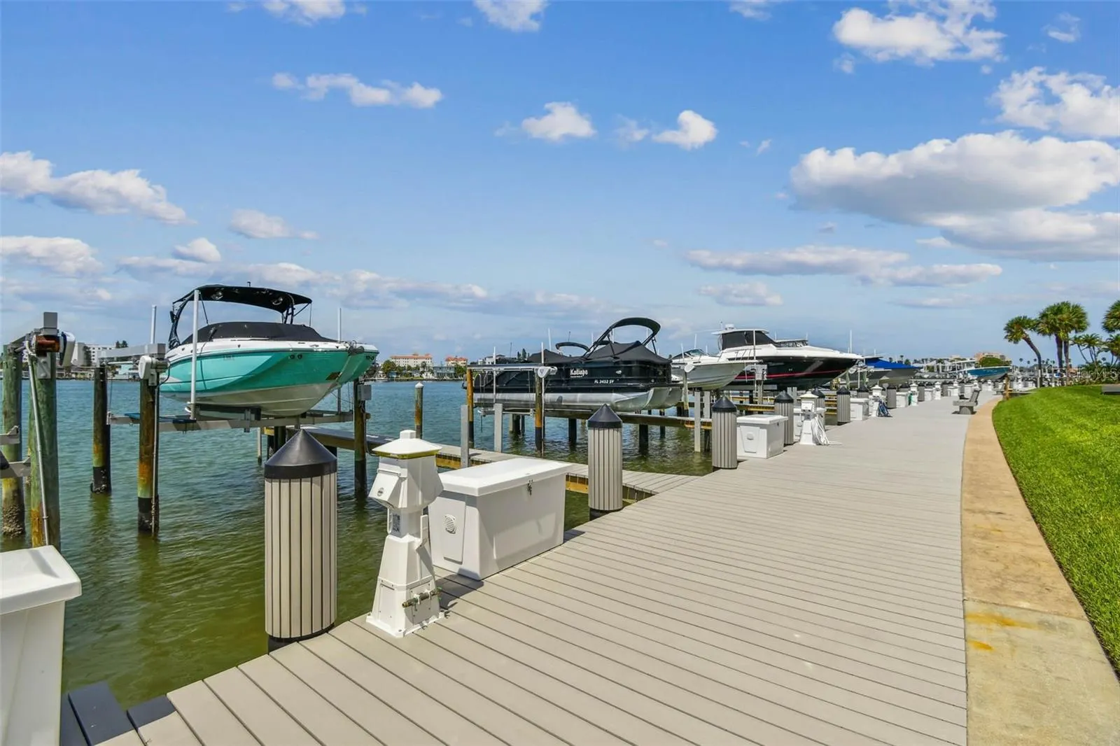 670 ISLAND WAY #604, #604