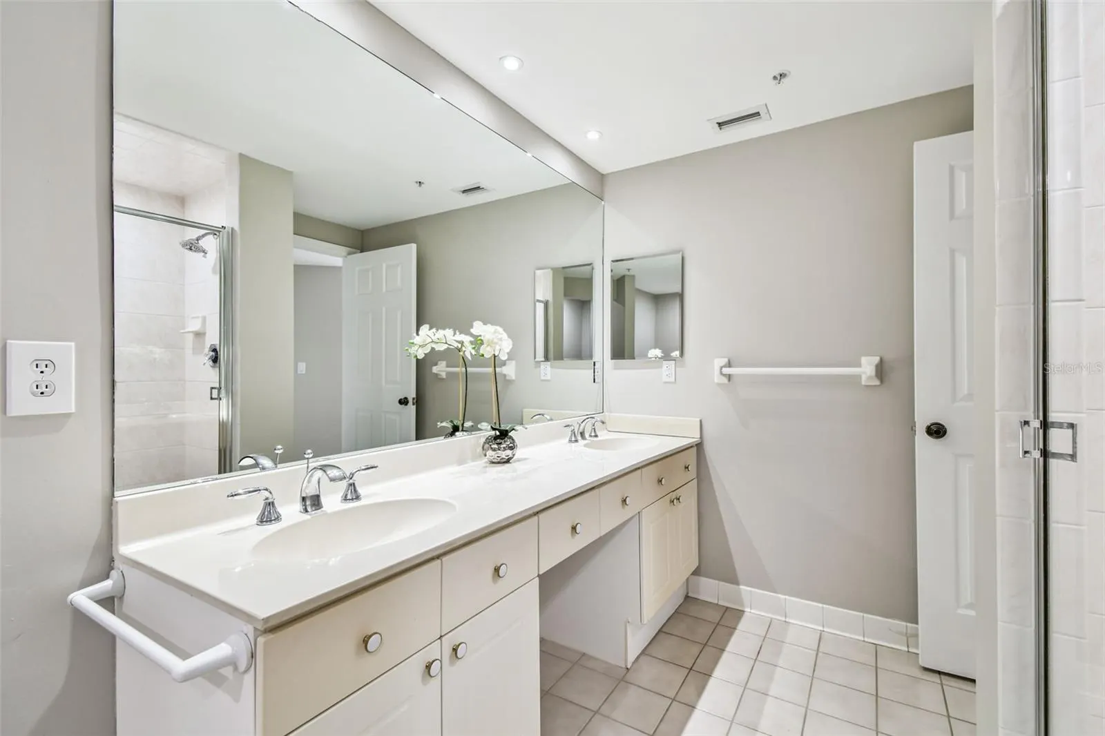 670 ISLAND WAY #604, #604