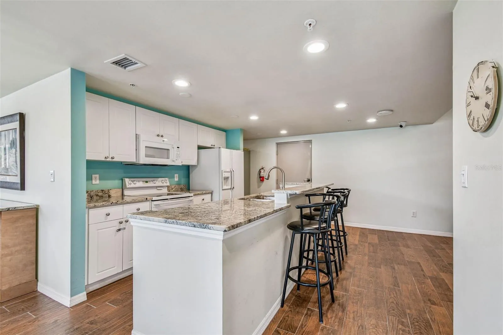 670 ISLAND WAY #604, #604