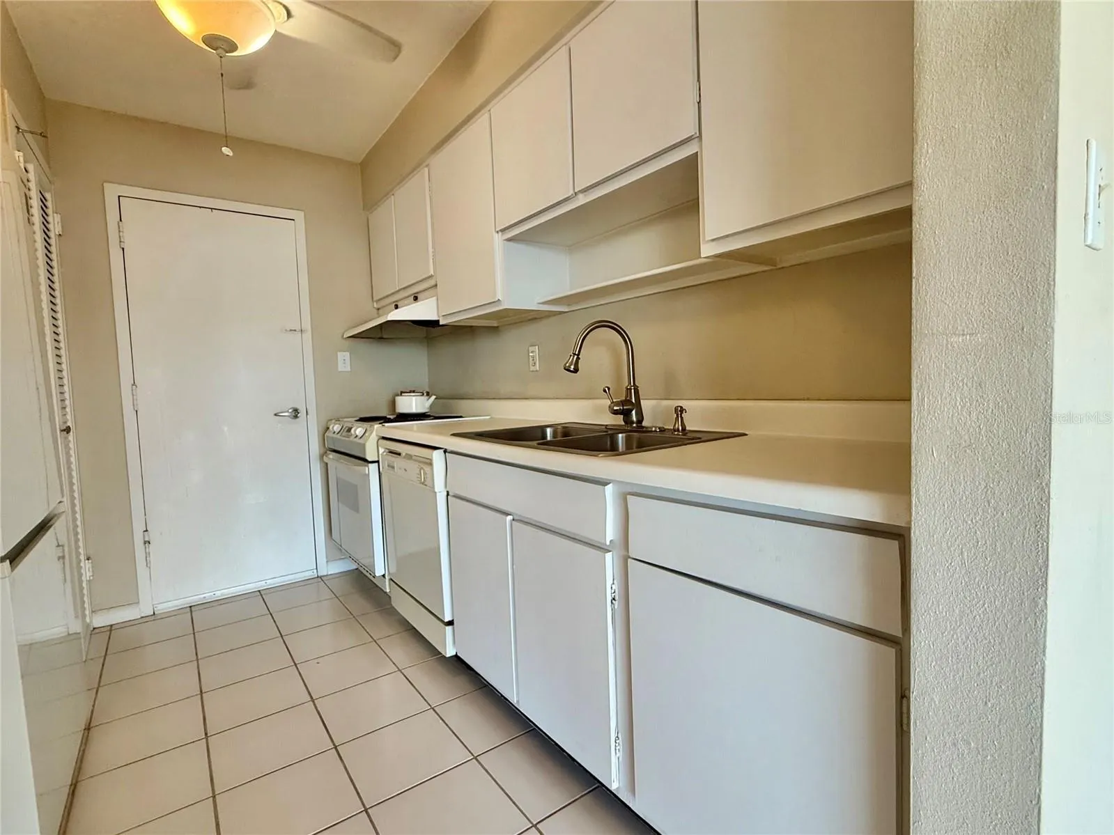 7200 SUNSHINE SKYWAY LN S #10C, #10C