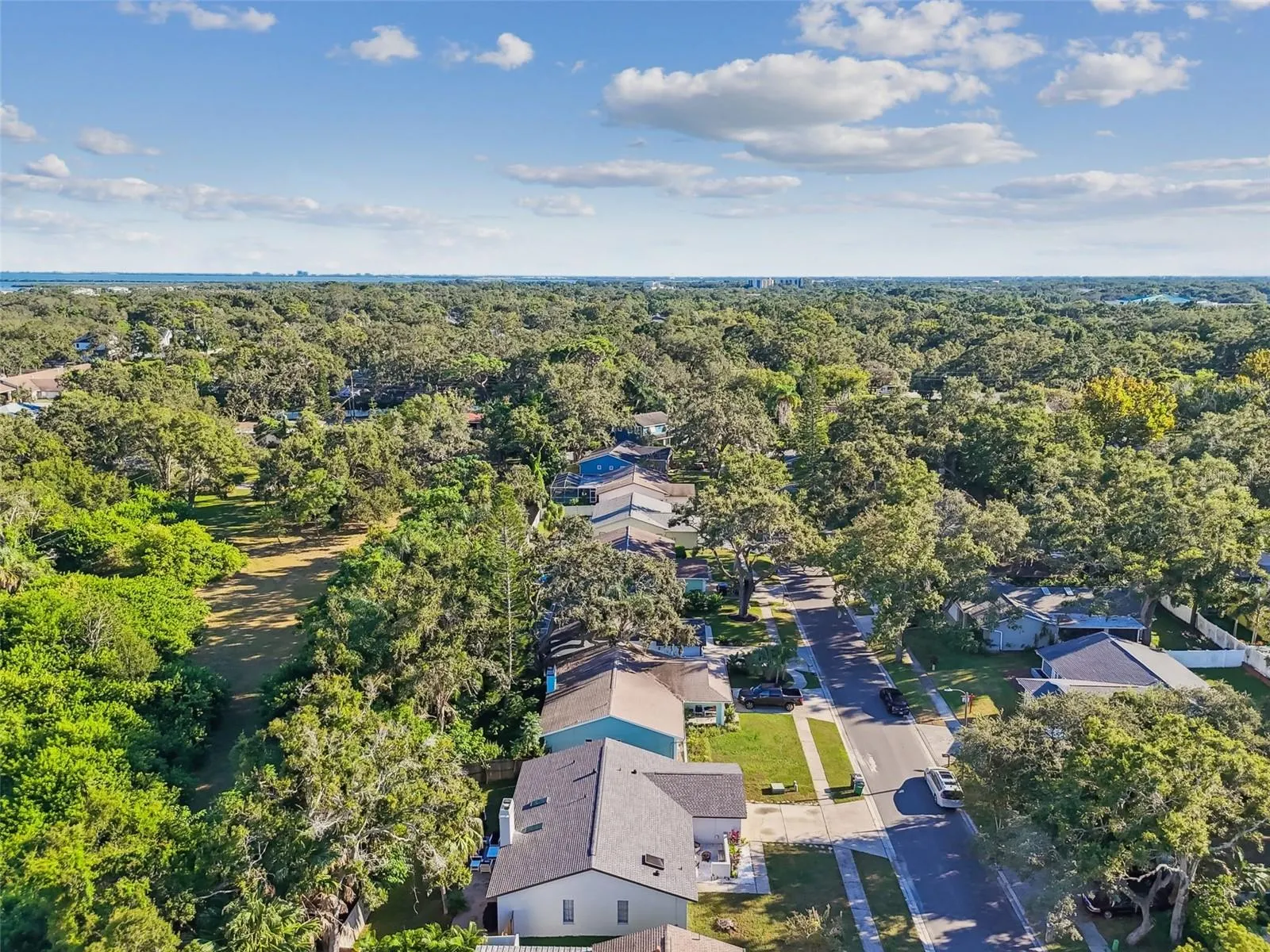 34 HARBOR OAKS CIR