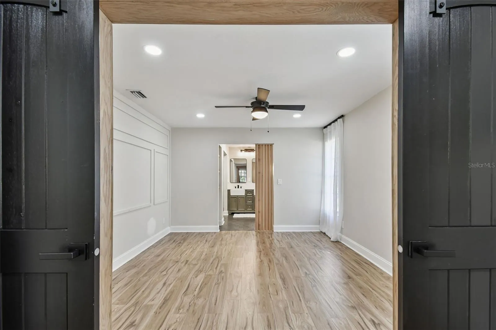34 HARBOR OAKS CIR