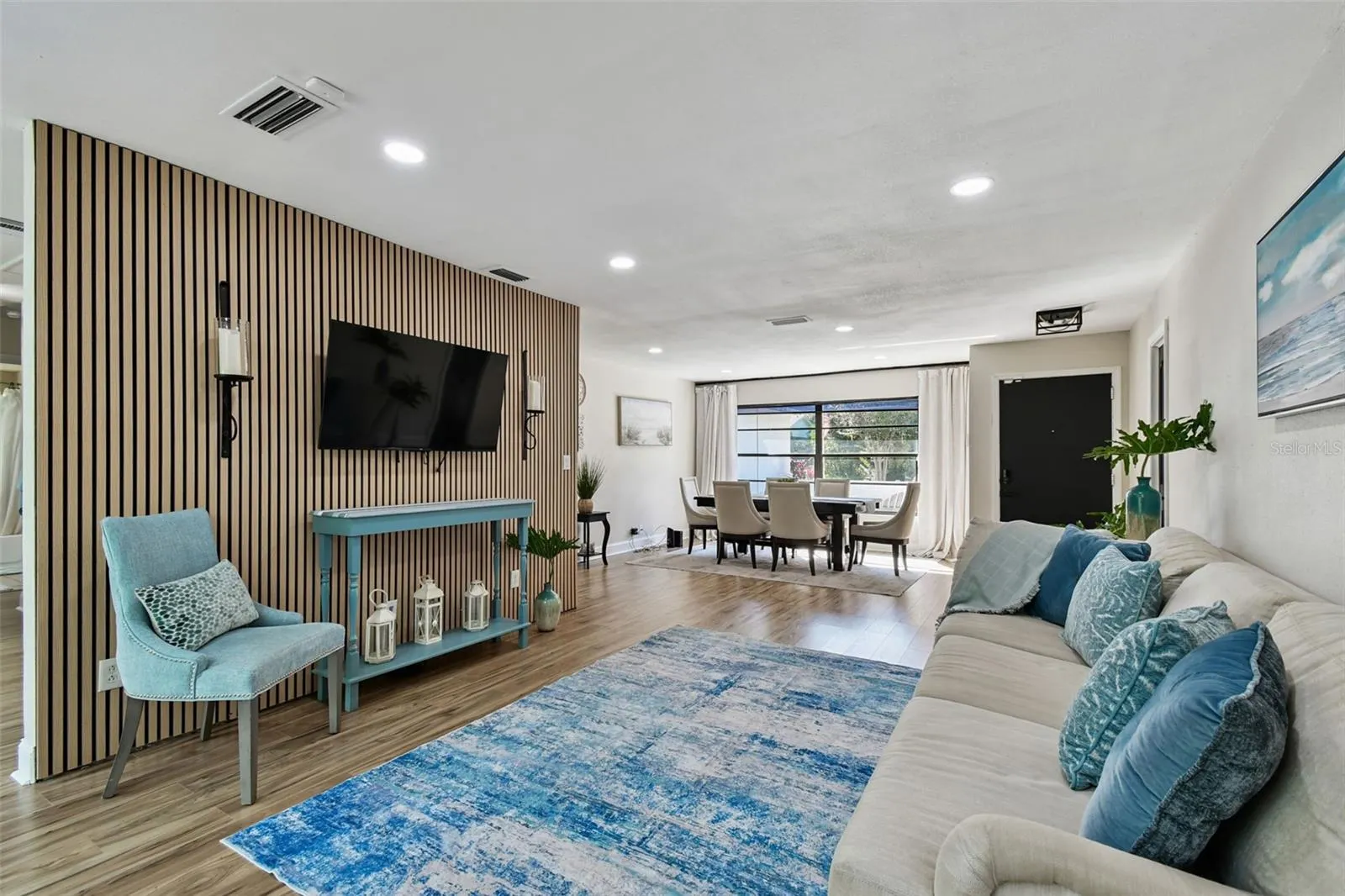 34 HARBOR OAKS CIR