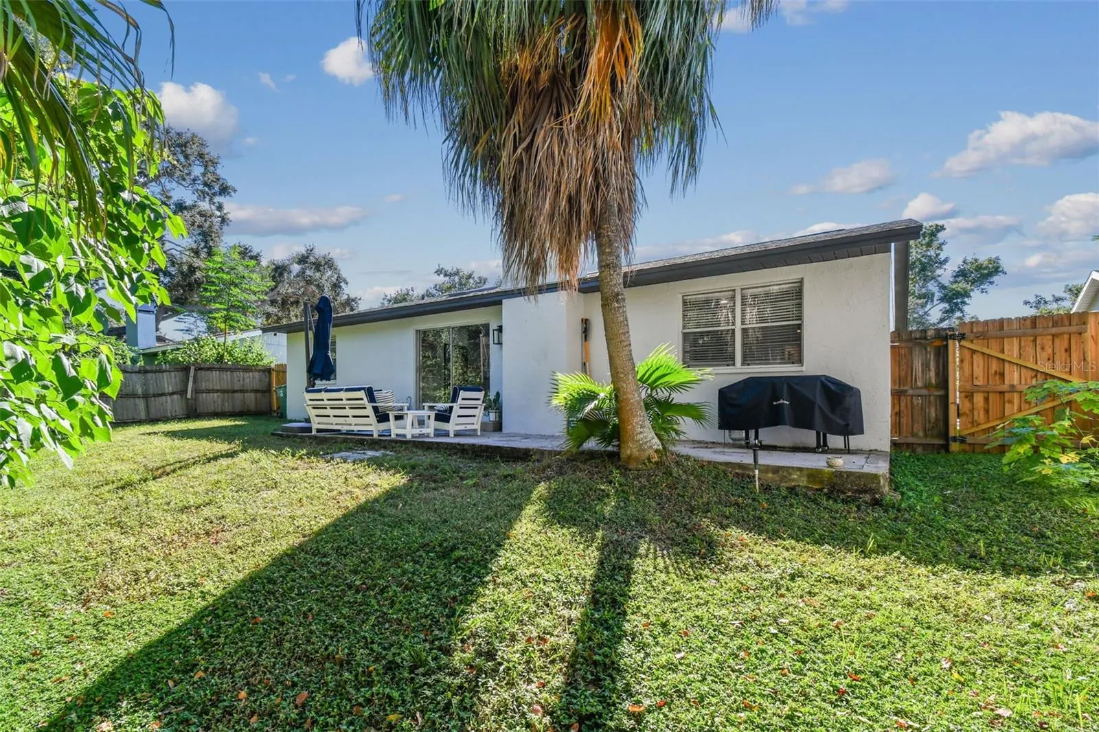 34 HARBOR OAKS CIR
