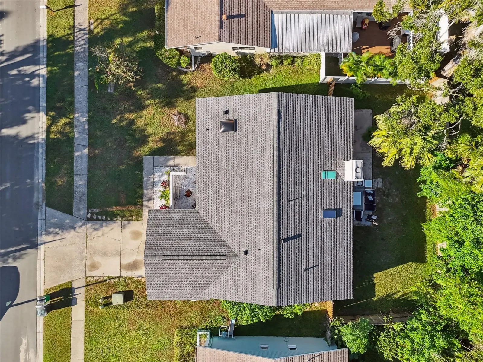 34 HARBOR OAKS CIR