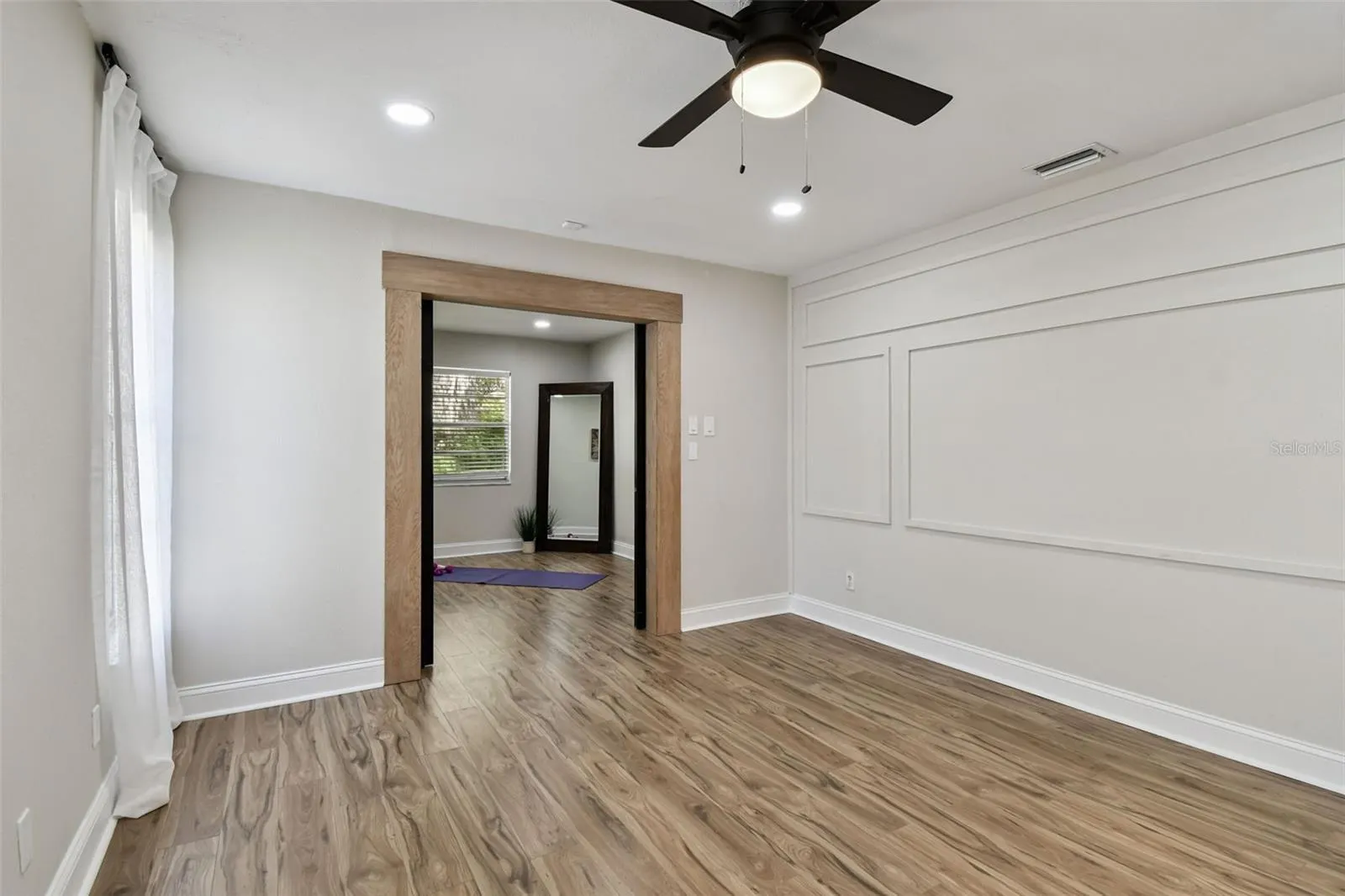 34 HARBOR OAKS CIR