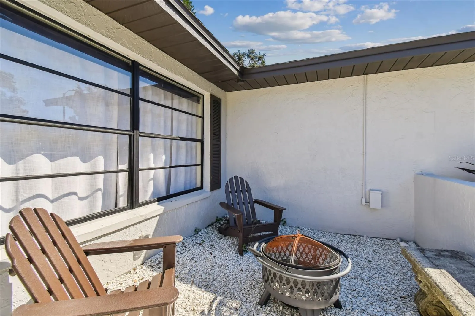 34 HARBOR OAKS CIR