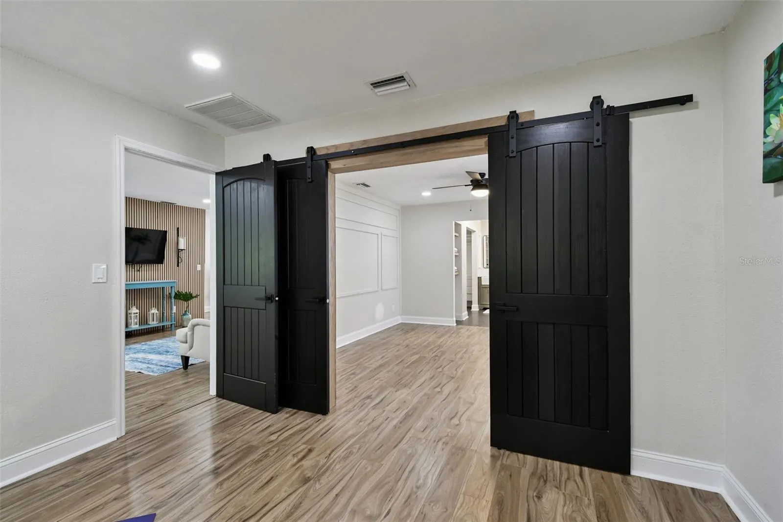 34 HARBOR OAKS CIR