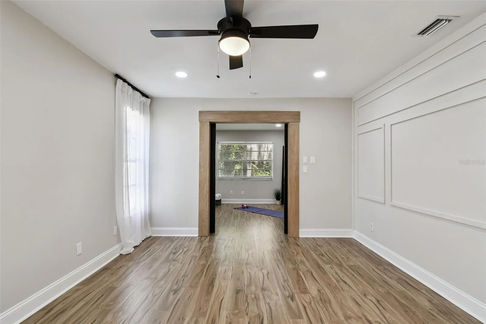 34 HARBOR OAKS CIR