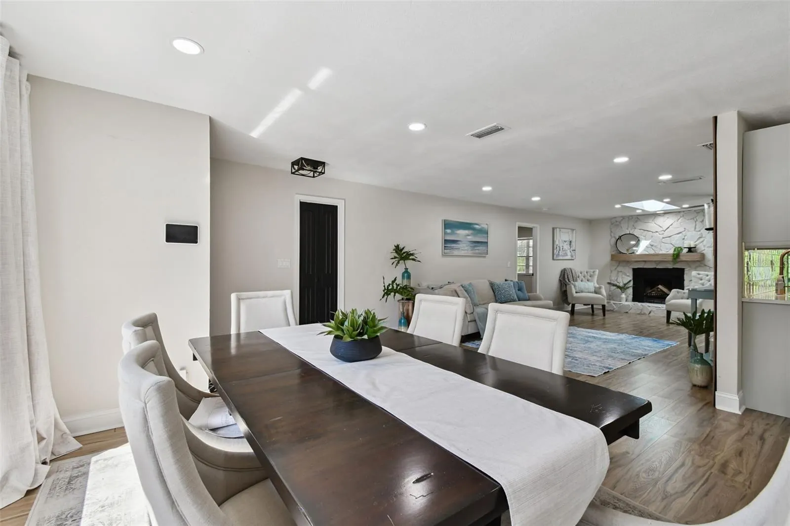34 HARBOR OAKS CIR