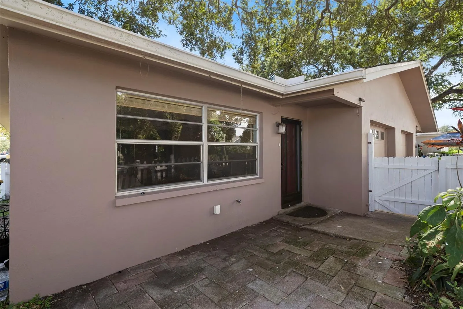 1711 LEONARD DR