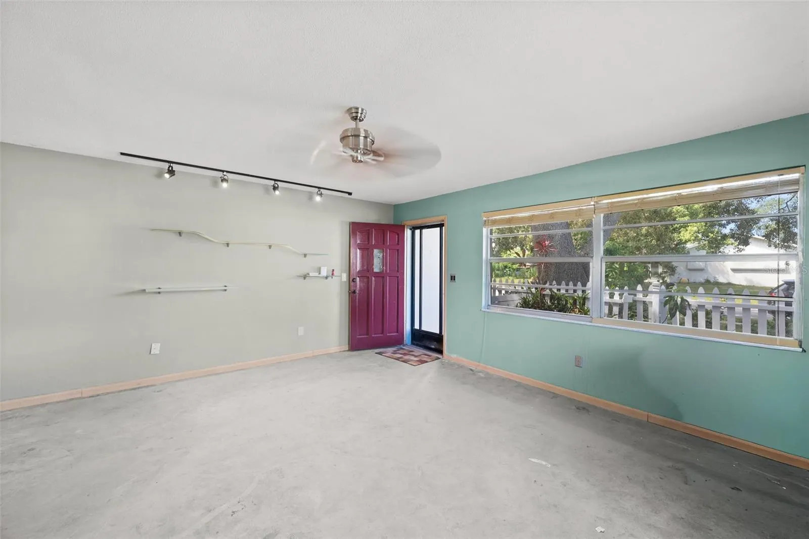 1711 LEONARD DR