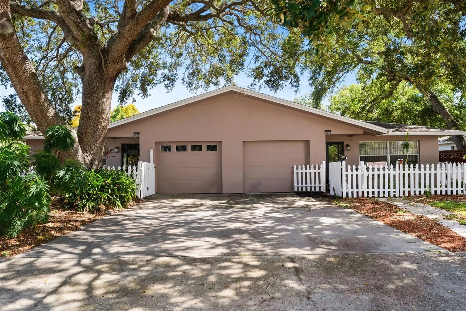 1711 LEONARD DR