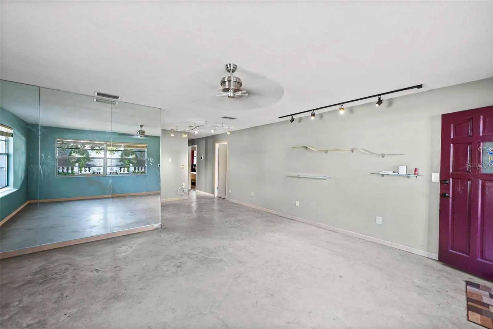 1711 LEONARD DR