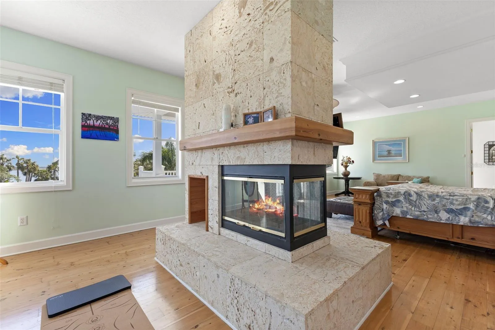 450 BAYSHORE DR