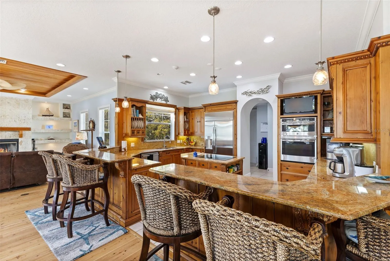 450 BAYSHORE DR