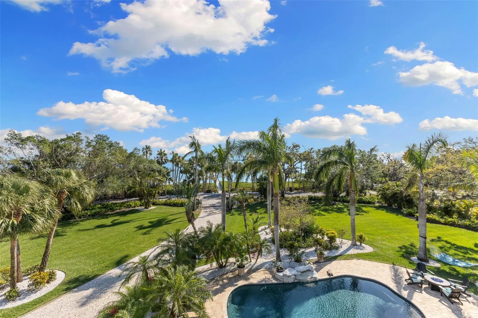 450 BAYSHORE DR