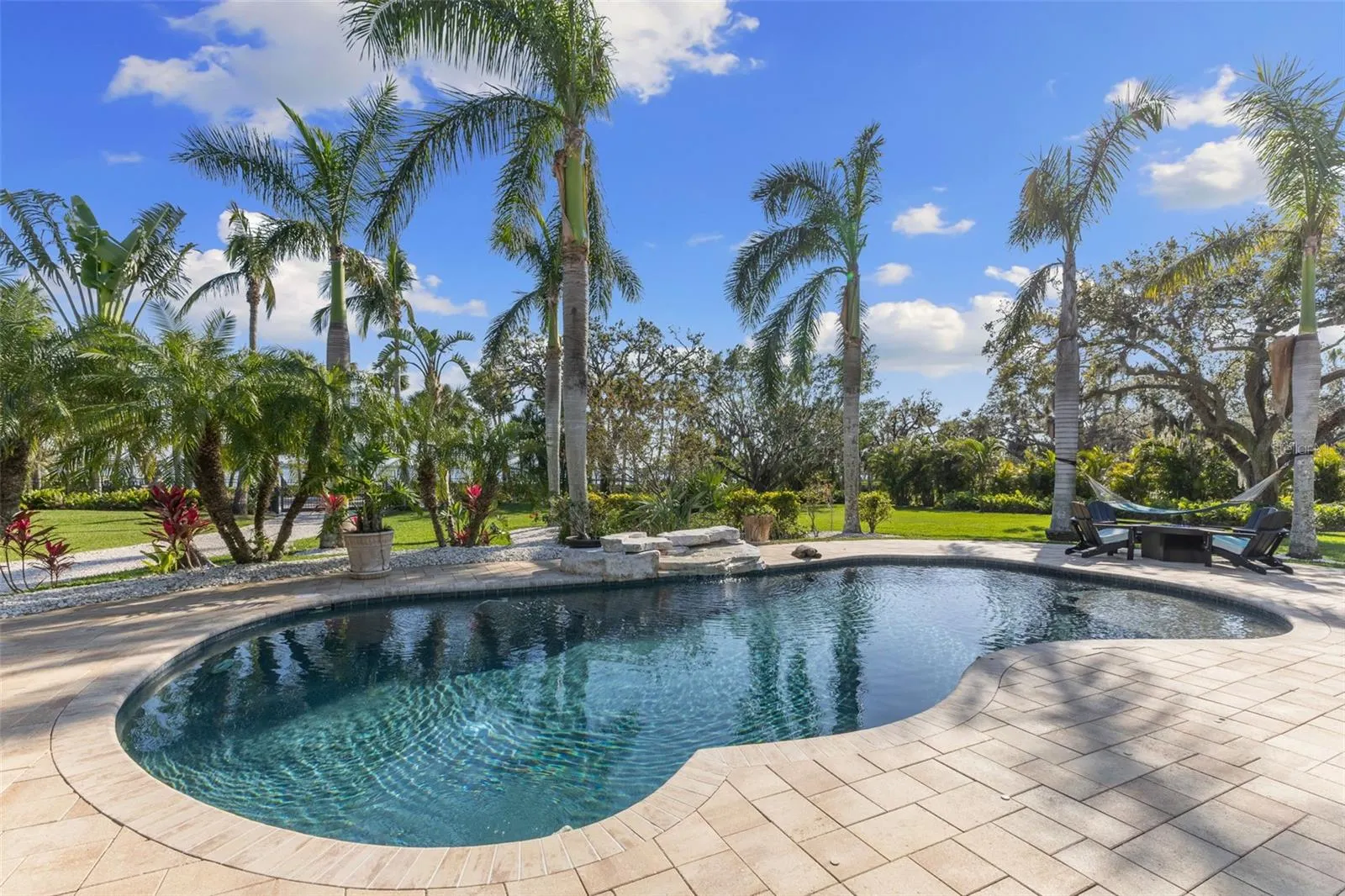 450 BAYSHORE DR