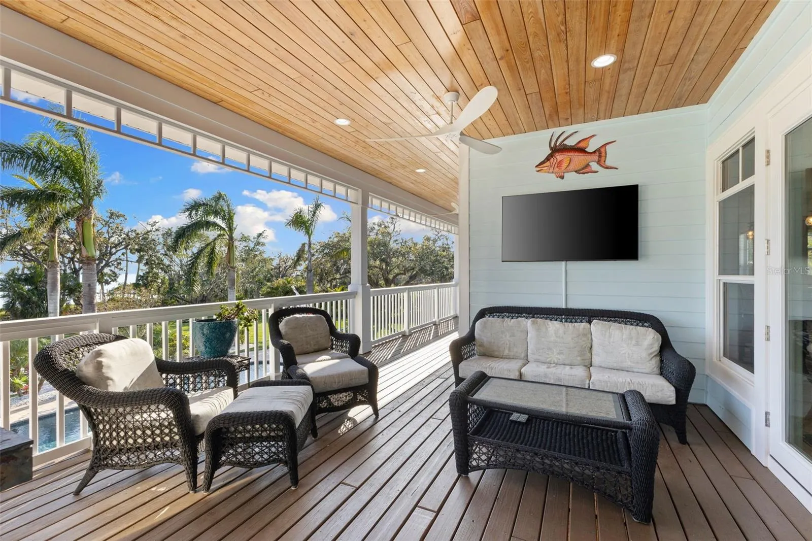 450 BAYSHORE DR