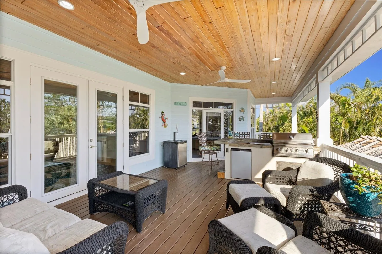 450 BAYSHORE DR