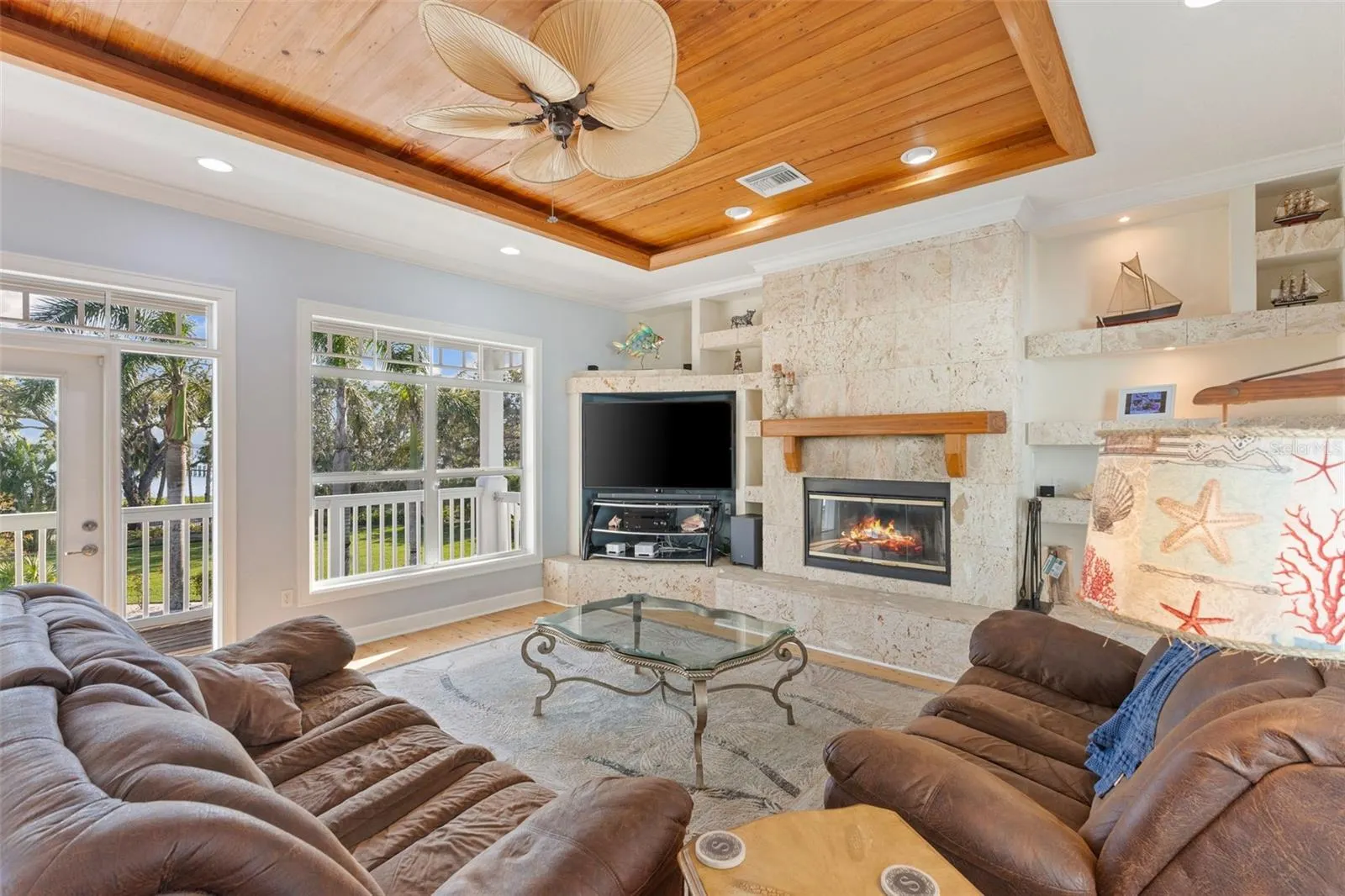450 BAYSHORE DR