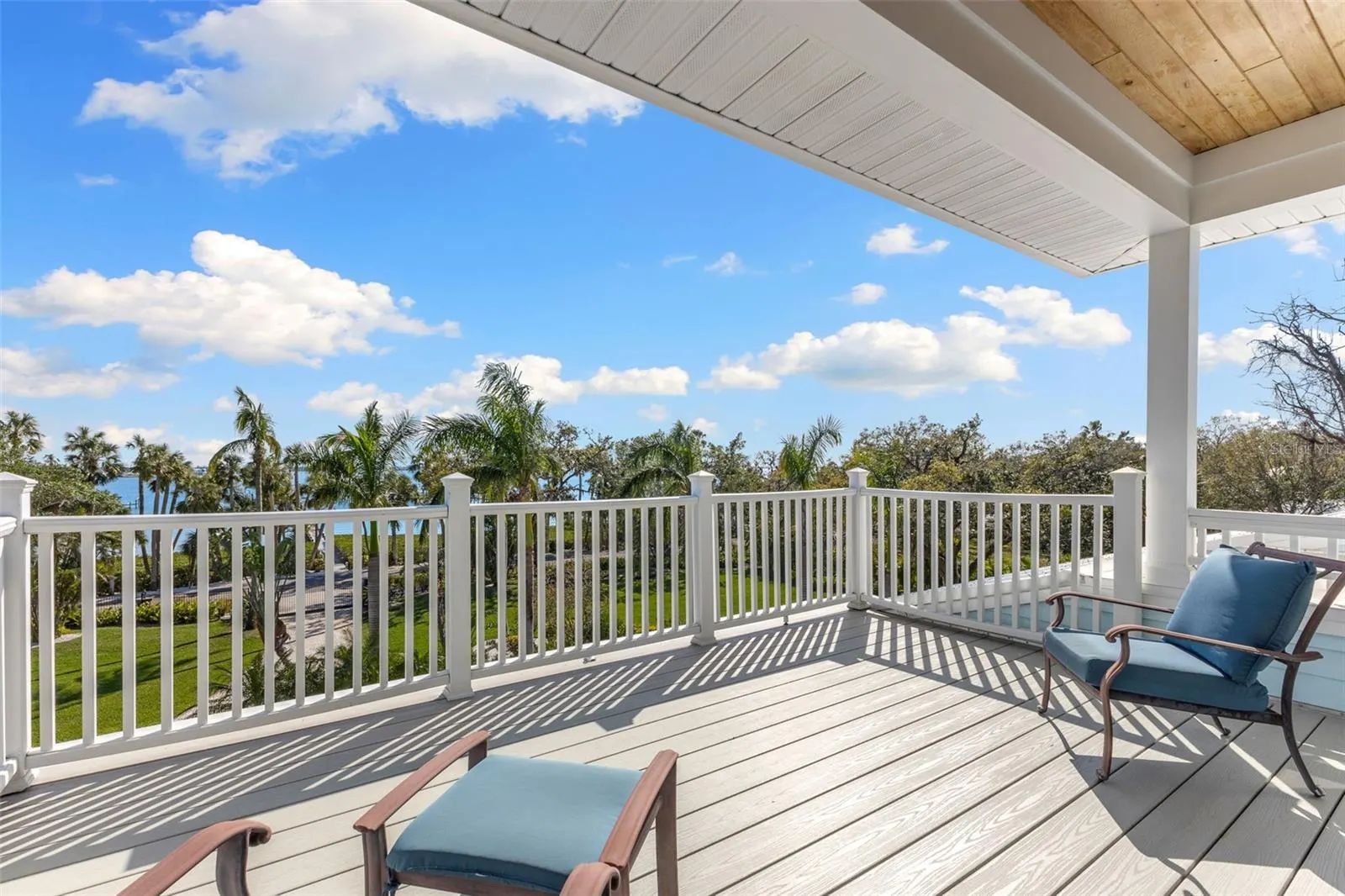450 BAYSHORE DR